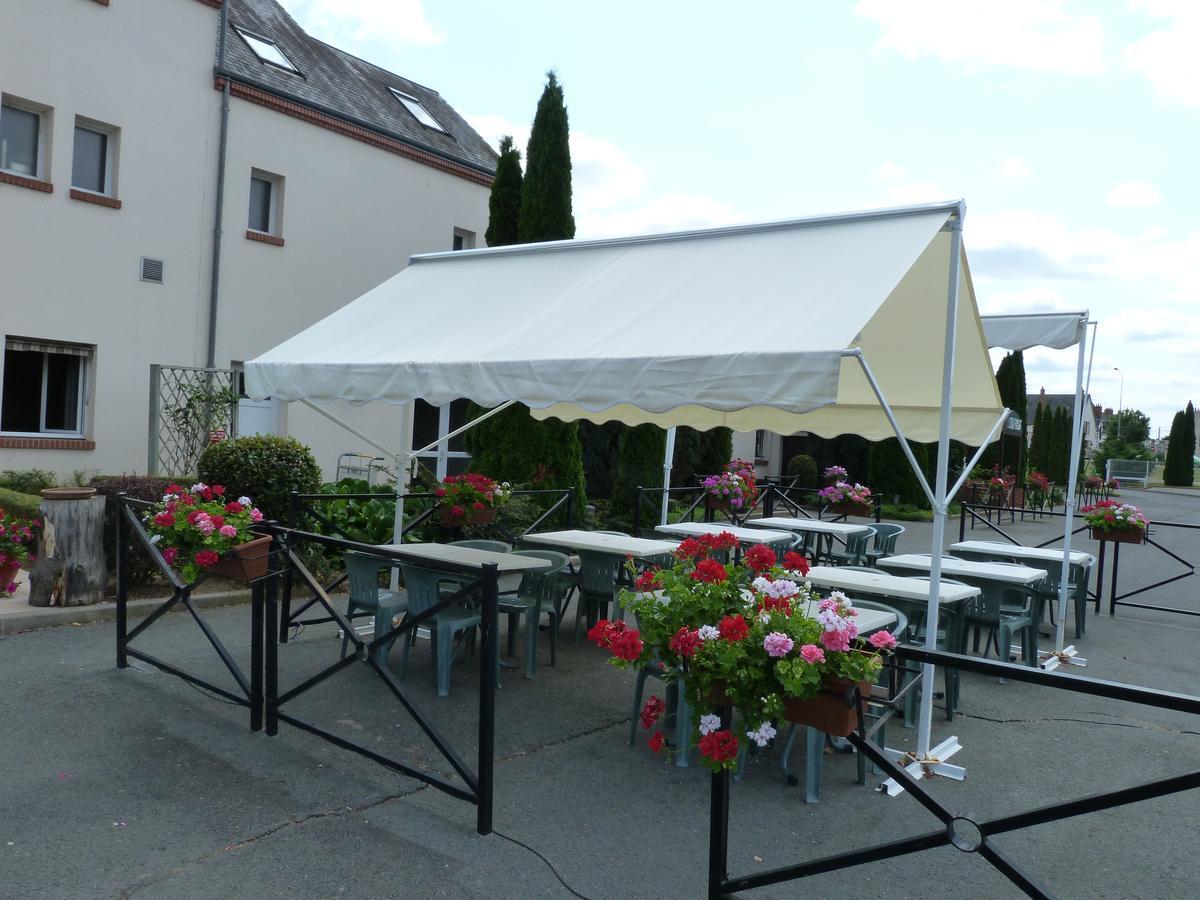 Hostellerie Du Chateau Saint-Pere-sur-Loire Esterno foto