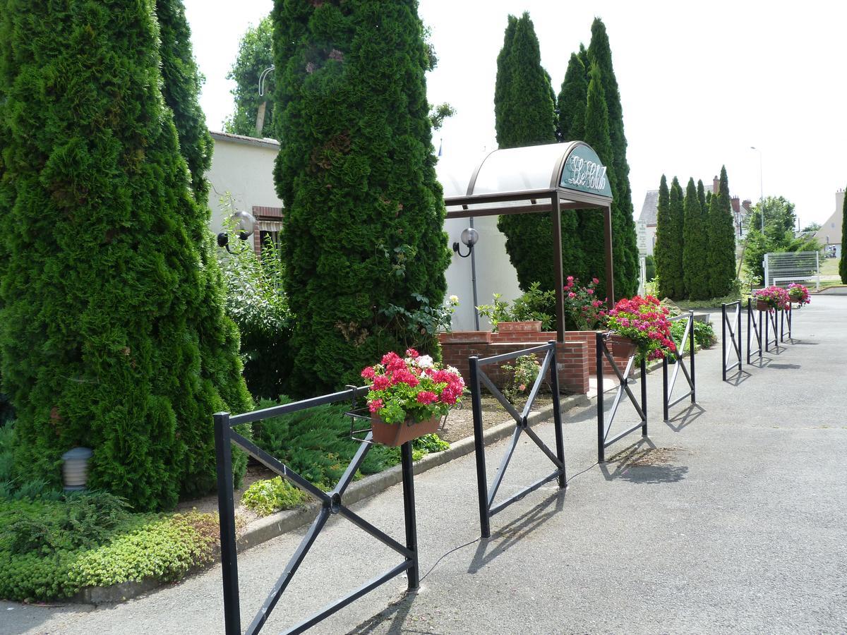 Hostellerie Du Chateau Saint-Pere-sur-Loire Esterno foto
