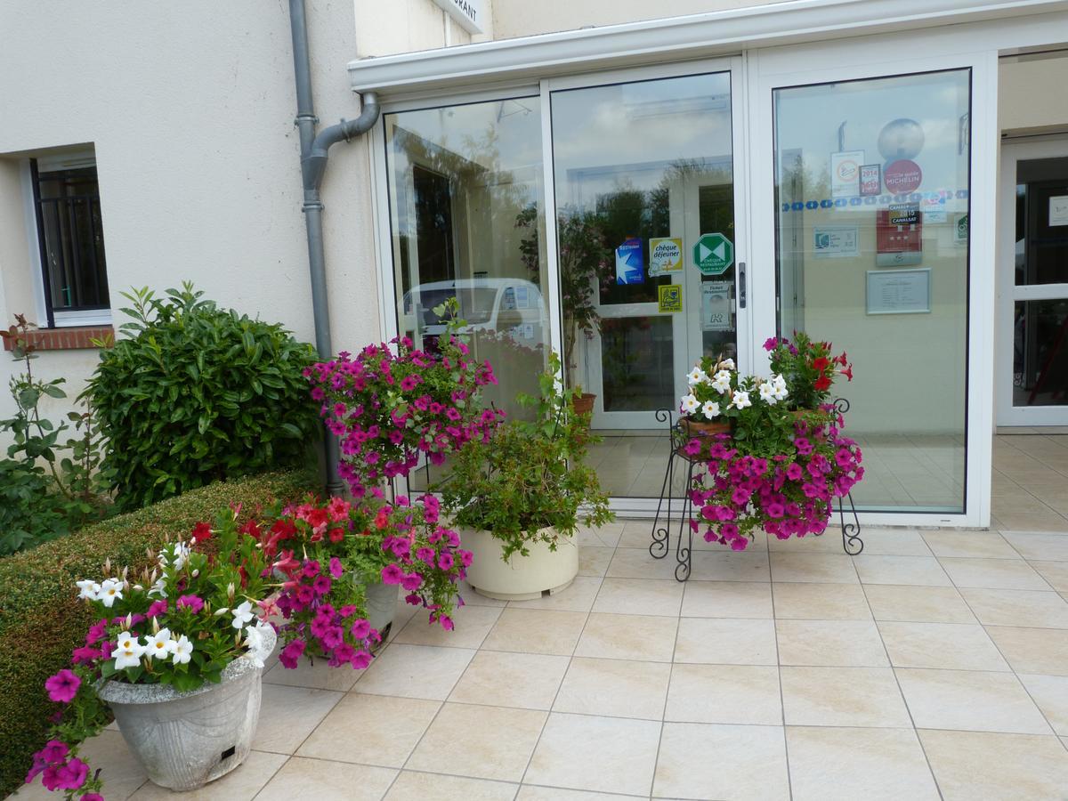 Hostellerie Du Chateau Saint-Pere-sur-Loire Esterno foto